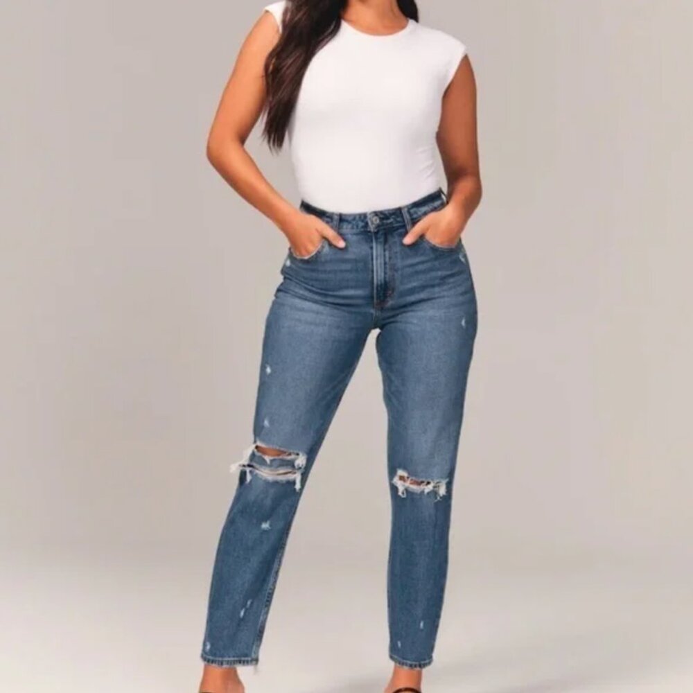 Abercrombie & Fitch High Rise Mom Jeans